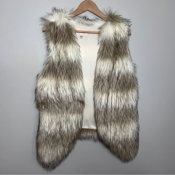 Skies Are Blue Cream Brown Faux Fur Open Vest High Low Size Small EUC - Picture 1 of 6